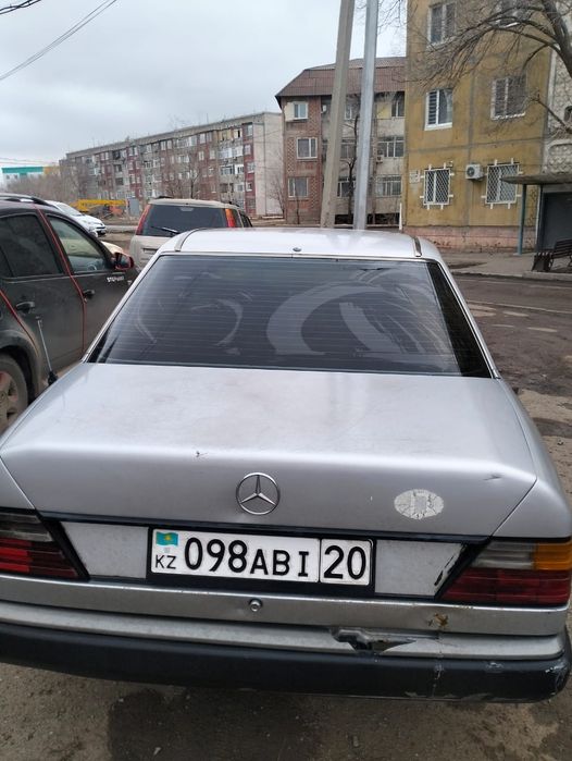 Мерседес 124 на ходу