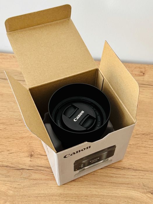 Canon EF 50mm f/1.8 STM + parasolar ES-68