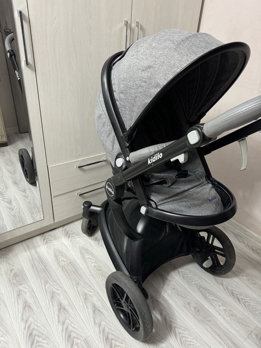 Продаётся Kidilo коляска 2в1 в отличном состоянии