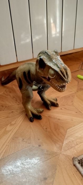 Динозавры игрушки.