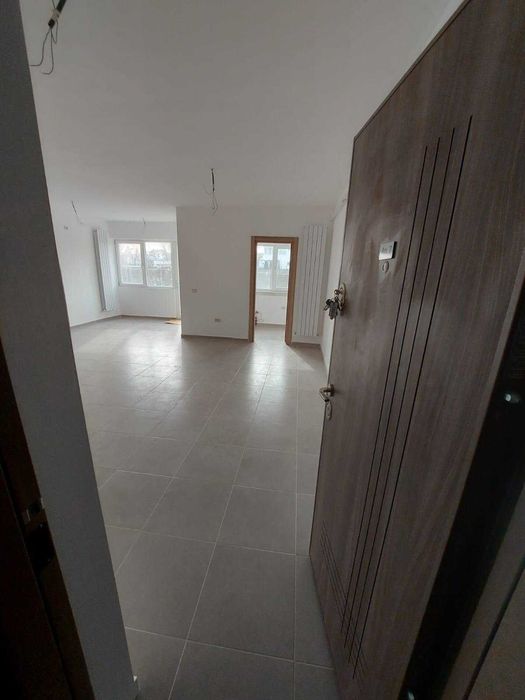 studio modern 44 mp + curte privata 30 mp