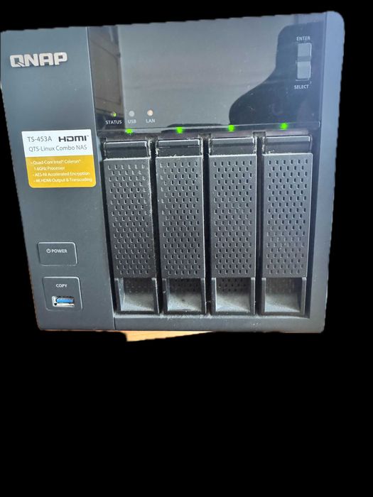NAS QNAP TS-453A 4 bay + 4x HDD WD Red 4TB (16TB) – QTS 5.2