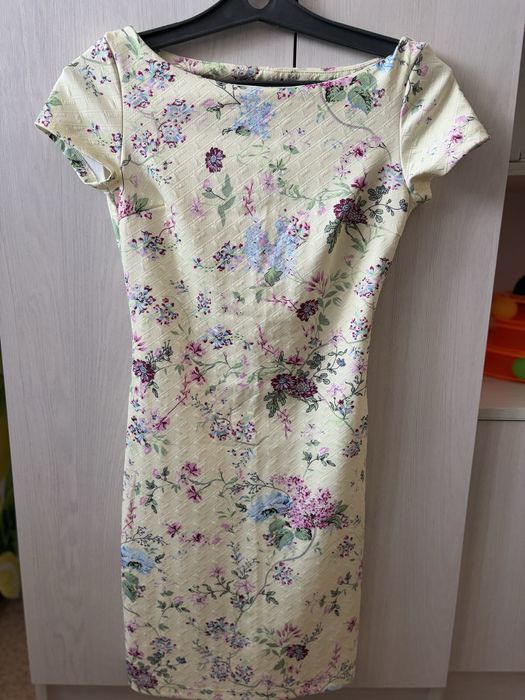 Платья продам недорого