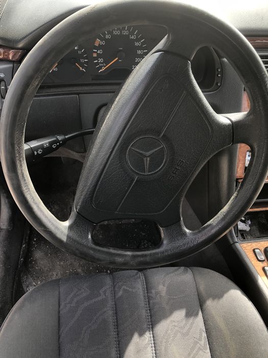 Мерцедес Е 2.9 на части