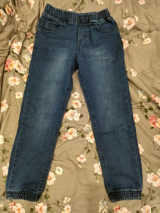 Джинсы 2 пары на мальчика 7 8 лет