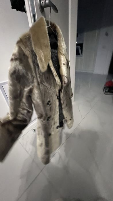 Haina blana foca argintie