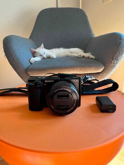 Sony a6000 + obiectiv 16-50 F3.5 URGENT!