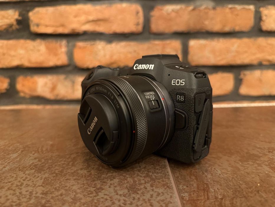 Canon R8 + 50mm si Obiectiv Canon RF 24-105mm f/4 L IS USM