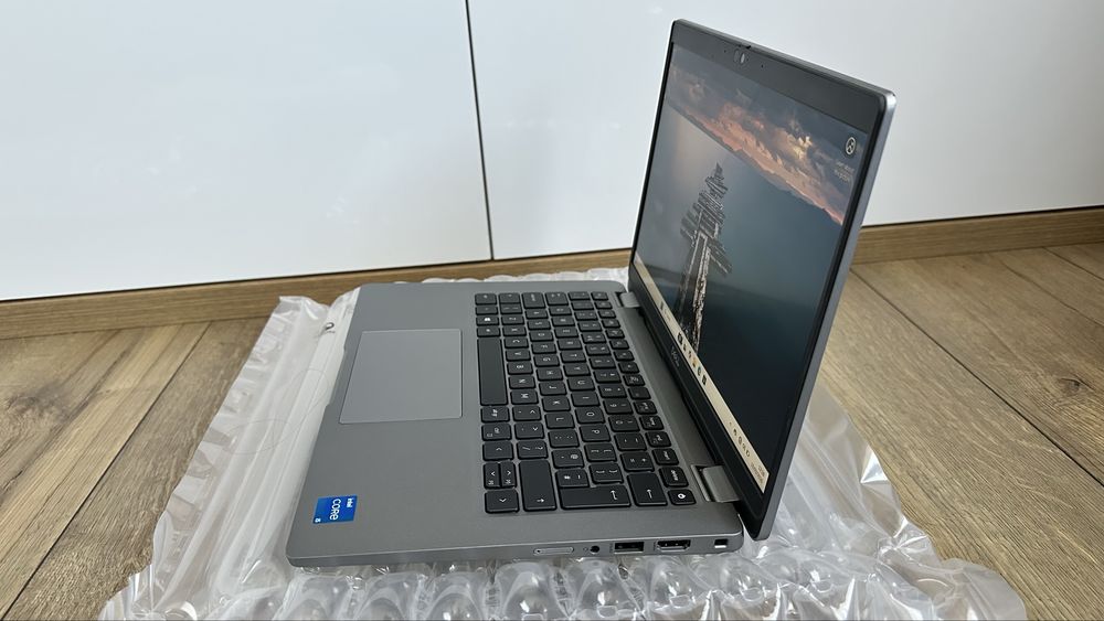 Лаптоп Dell Latitude 5320 FHD 13.3” Intel i5-1145G7 16GB RAM 256GB SSD