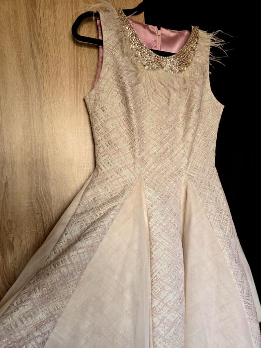 Рокля JUNONA - разкроена рокля с пера