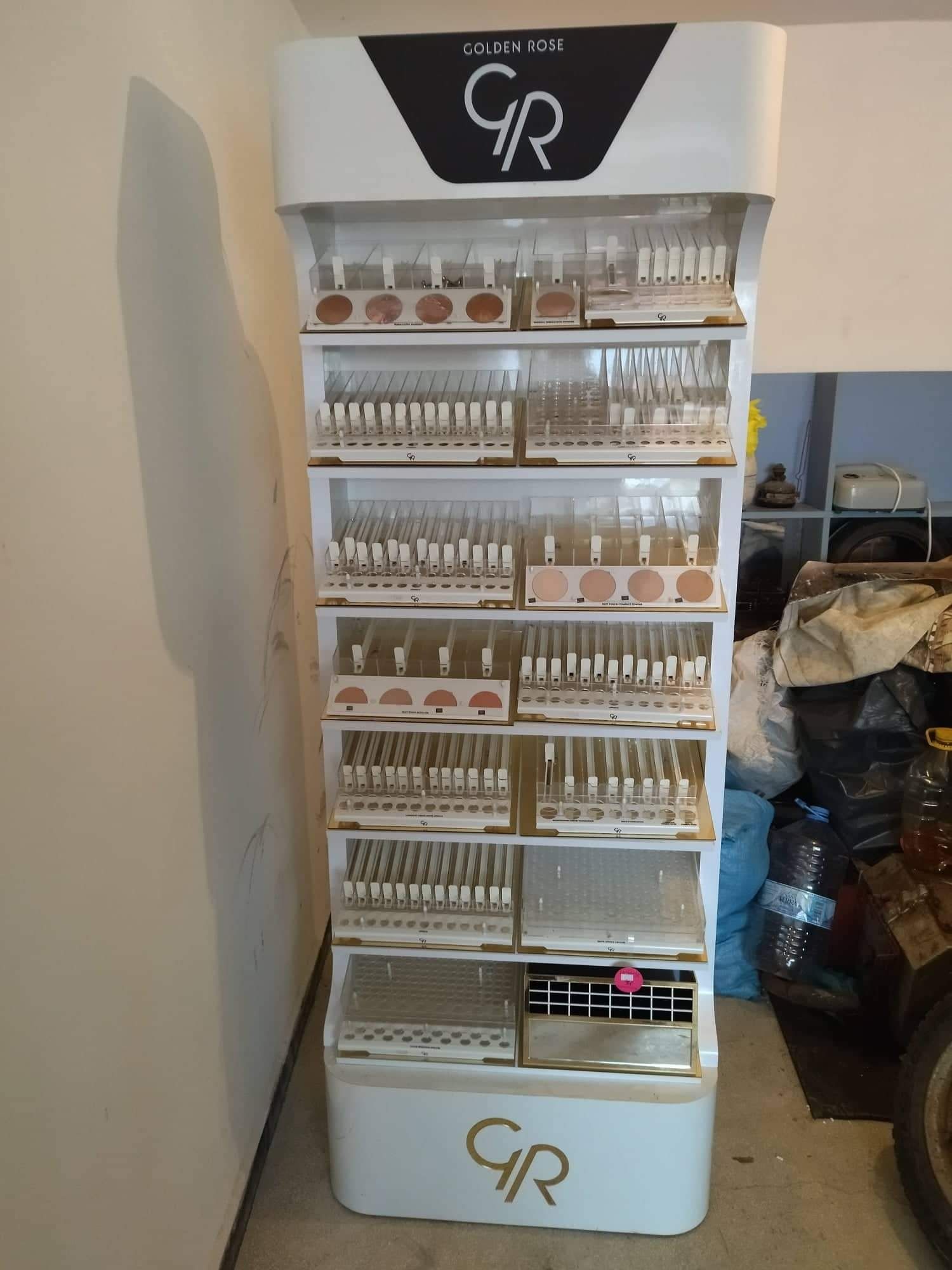 Продавам стилаж за козметика гр. Бургас Изгрев • OLX.bg