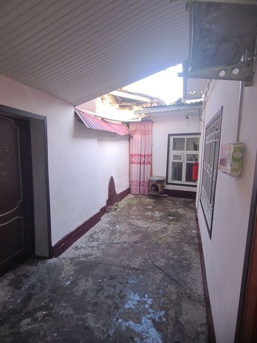 Миробадский район напротив узбума ГАИ продается три комнаты в жактовск