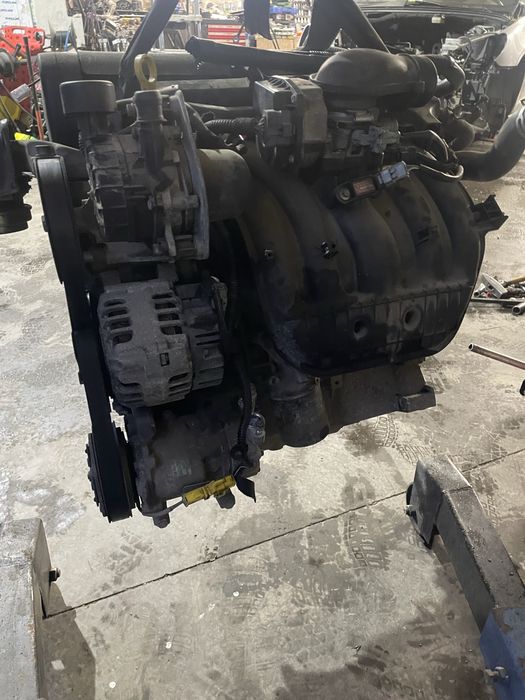 Motor  peugeot 2.0  benzina