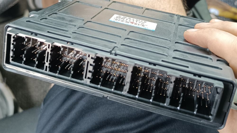 Компютър (ECU) за Mitsubishi Grandis 2.4 автомат (парт номер MN171172)