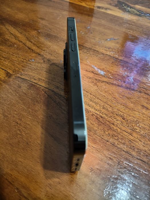 Продавам Iphone 14 pro