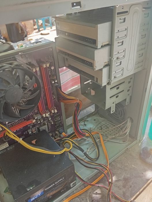 Блок питания Avt 550w материнская плата ddt2 кейс и 2 dvd rom