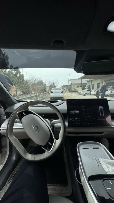 Moshina sotiladi ChanganNeo