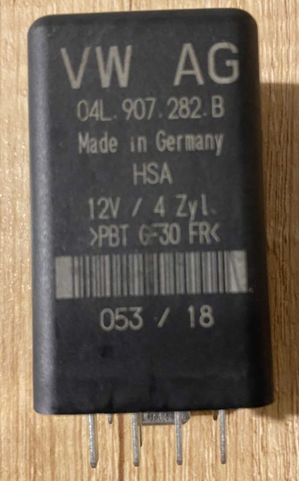 Releu VAG bujii 527 cod 04L907282B