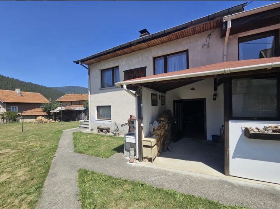 Продава се Къща в с. Говедарци, Област София-област - 308 кв.м за 422 €/кв.м - Снимка #1