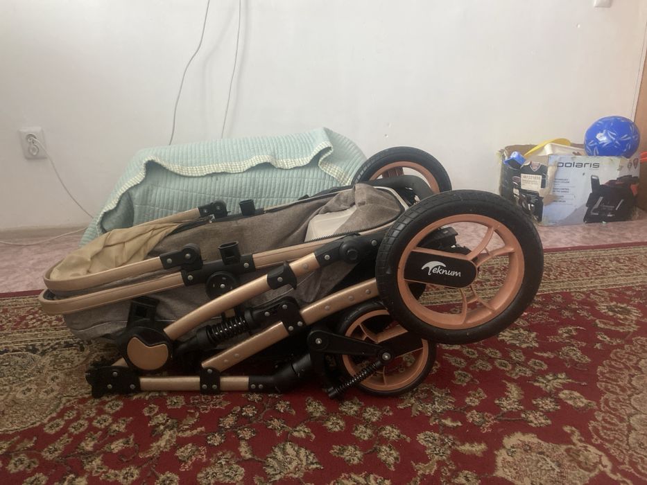 Коляска продам в хорошом состояние