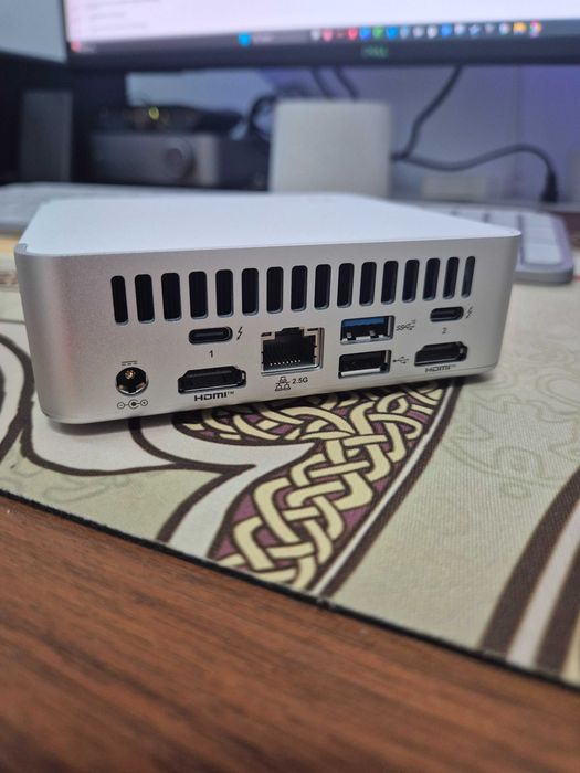 Intel NUC 13 Pro Desk Edition Kit i7