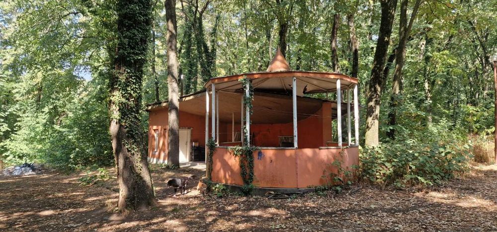 Продава се Хотел в Русе, в.з. Липака - 790 кв.м за 697 €/кв.м - Снимка #1