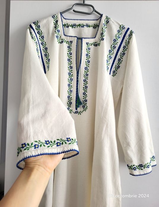 Ie veche traditionala moldoveneasca