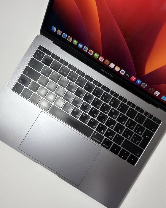 MacBook Pro 13 2017  / отличное состояние/макбук про