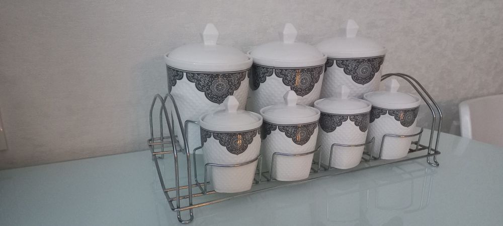 Набор банок для специй на подставке