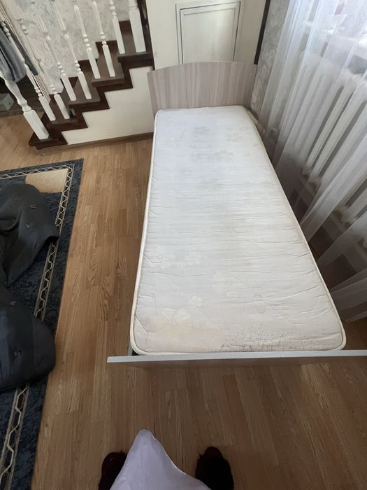 ПРОДАМ Кровать С МАТРАСОМ 90*120 олноспальная