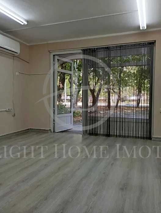 Продава се Магазин в Пловдив, Кючук Париж - 27 кв.м за 1058 €/кв.м - Снимка #1