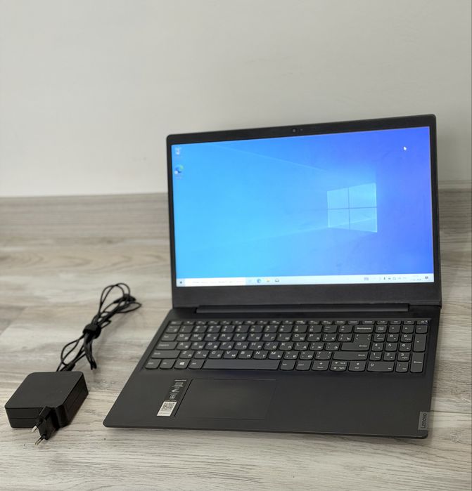 Продам ноутбук Lenovo 2025 года в отличном состоянии