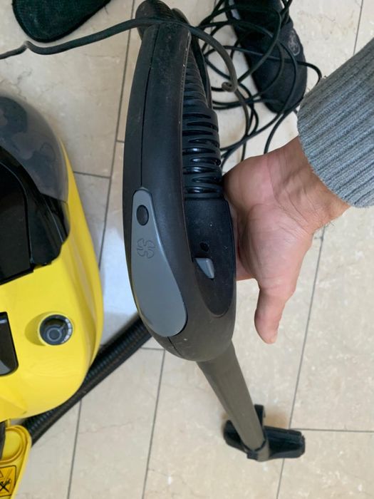 Aspirator curatator cu aburi -karcher