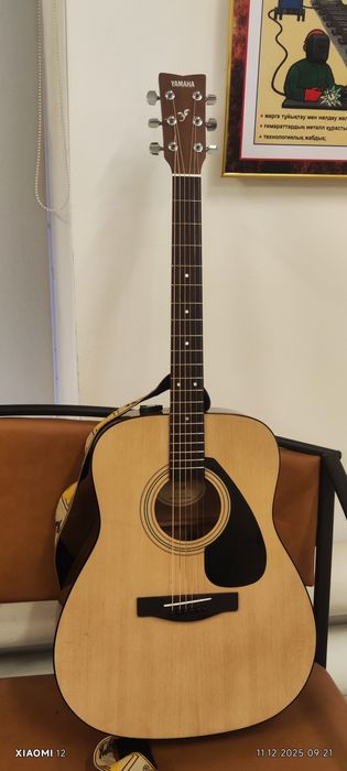 Акустичнские гитара Yamaha f310