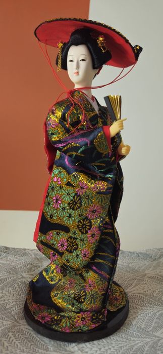 Vand 8 papusi traditionale asiatice,gheise,superbe,de colectie. 8 poze