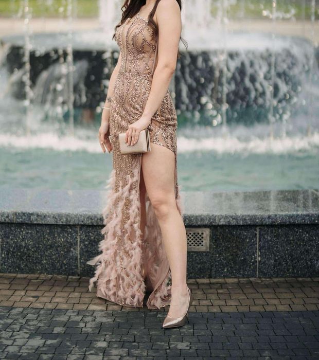 Продавам бална рокля