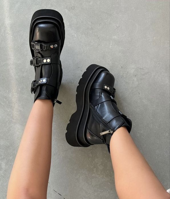 Крутые и модные ботинки