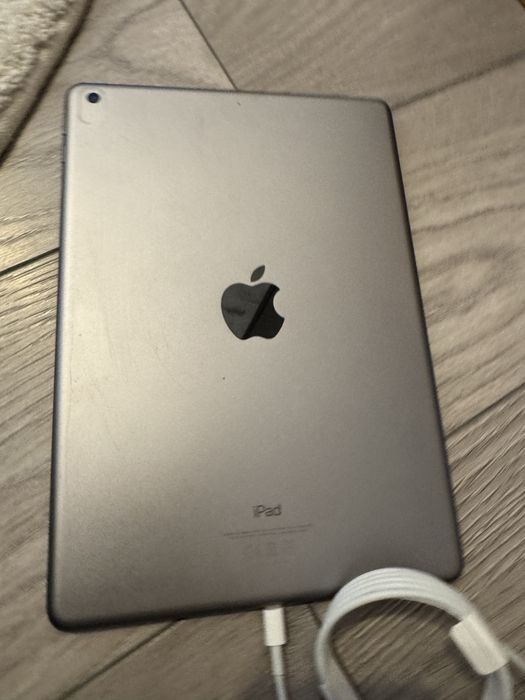 Ipad ecran spart A1893 cu placa buna