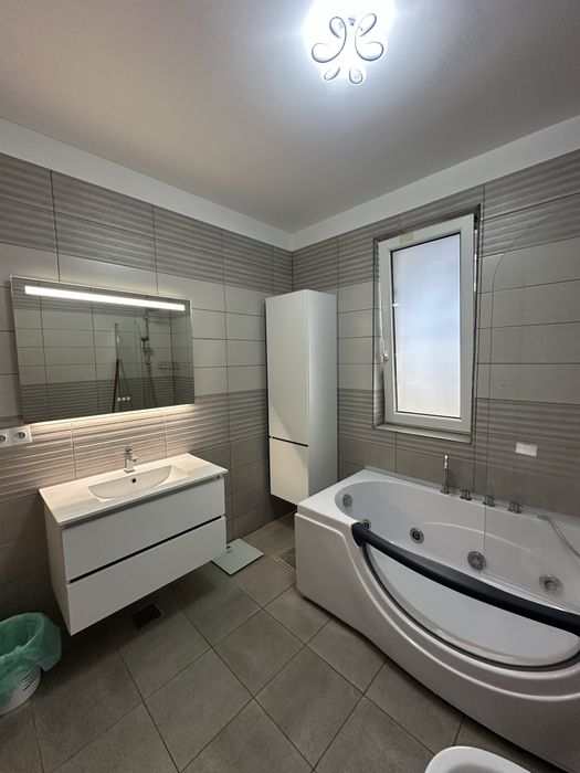 Inchiriez apartament 3 camere Floresti, Sub Cetate