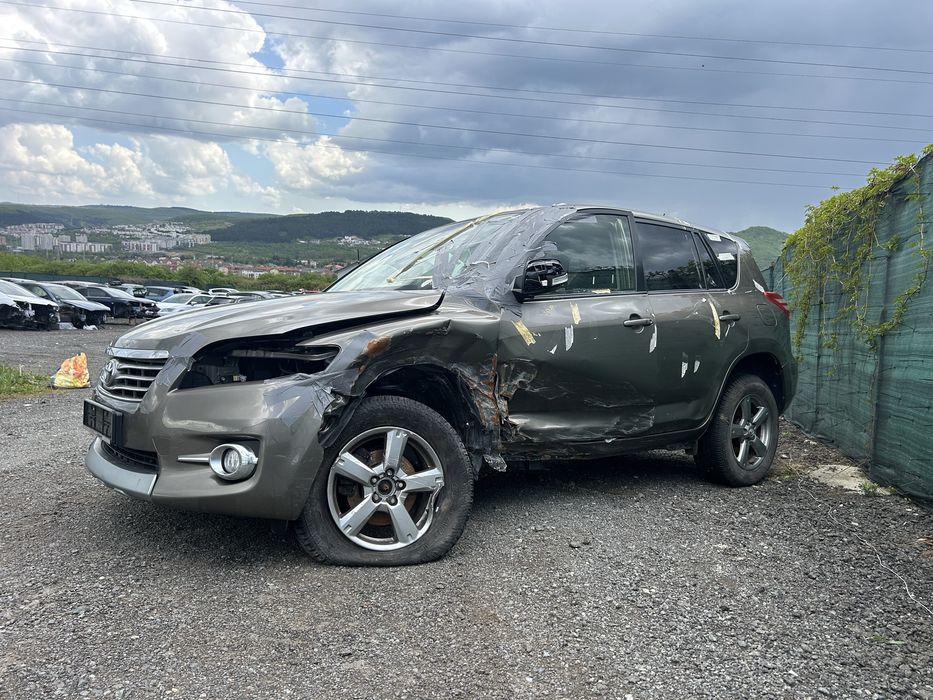 Dezmembrez Toyota Rav 4 .4x4 2.2 D 150cp E5 2012