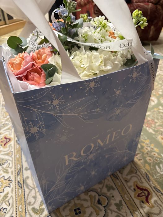 Красивая композиция , от Ромео.