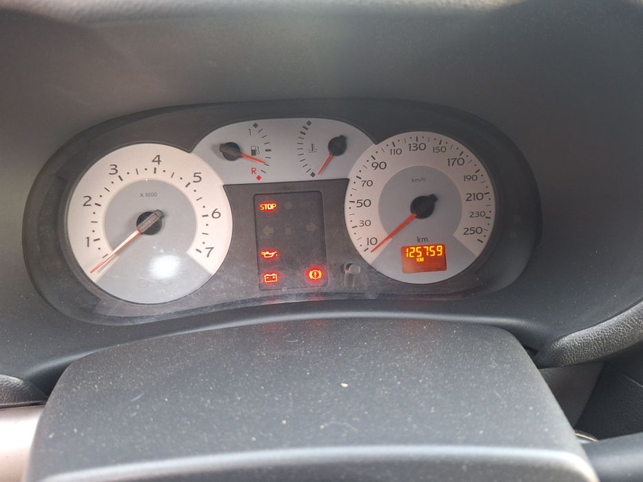 Dezmembrari Renault Symbol 1.4 16v benzina an 2008