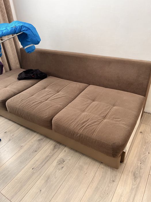 Продам диван (софа):