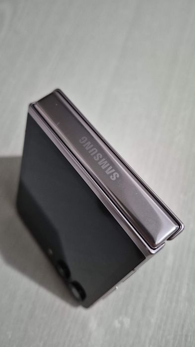 Samsung Galaxy Z flip 5 , 512 gb , impecabil