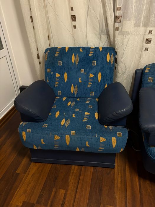 Mobilier living: canapea + două fotolii – confortabile, stare bună