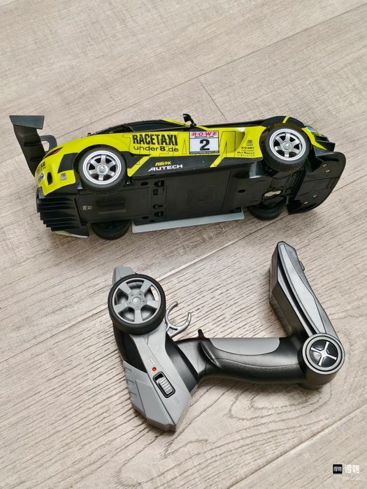 Дрифт машинка на радиоуправлении.