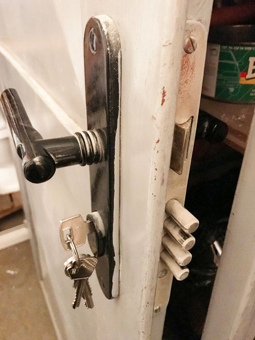 Метална двупластова врата, метална рамка, секретна брава