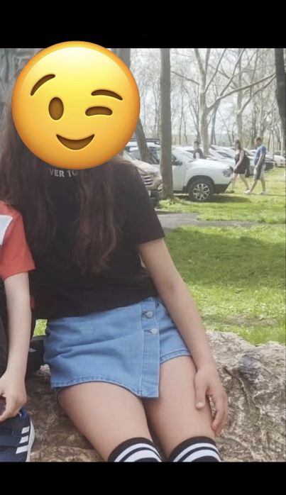 Pantaloni de blugi scurti(fusta pantalon) 13 ani
