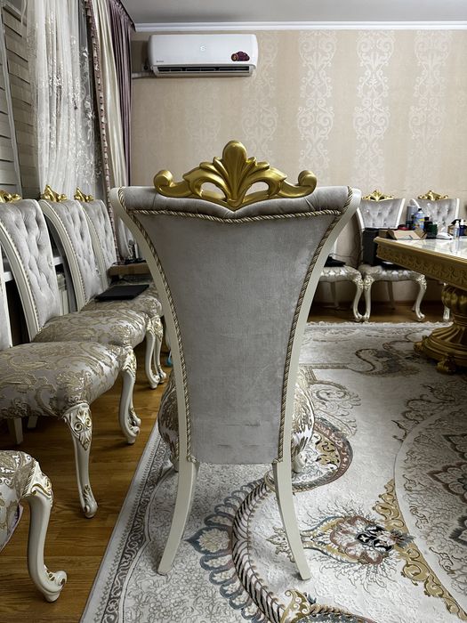 Продаётся стол и 20 стульев