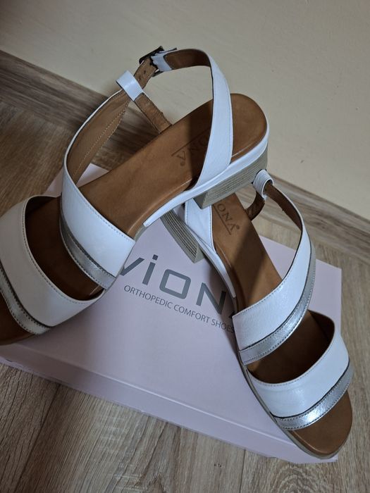 Сандали VIONA нови